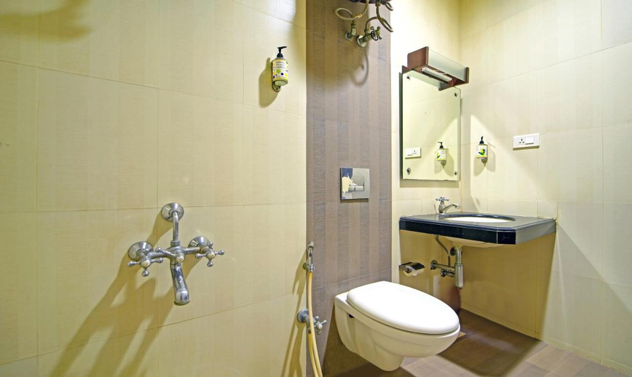 Treebo Trend Lake View Park T Nagar Madrás Exterior foto
